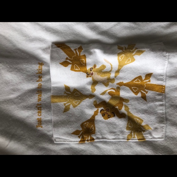 Disney tee - Picture 2 of 4